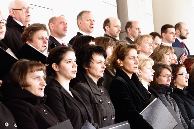 Rozdanie gałązek oliwnych w Łagiewnikach i obchody Niedzieli Miłosierdzia