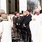 Rozdanie gałązek oliwnych w Łagiewnikach i obchody Niedzieli Miłosierdzia