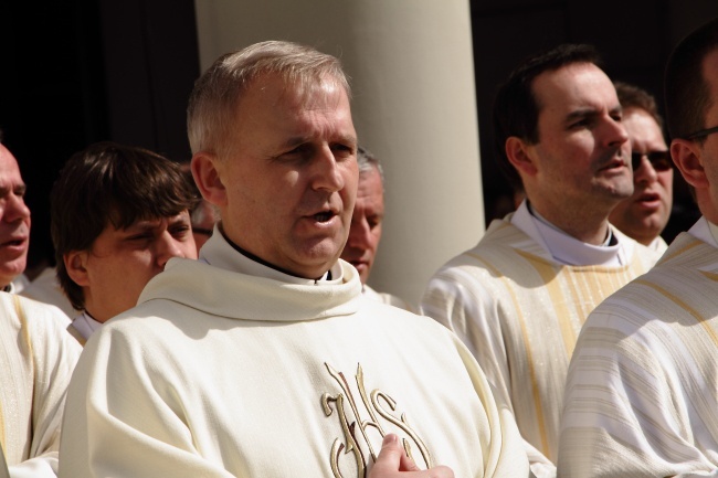 Rozdanie gałązek oliwnych w Łagiewnikach i obchody Niedzieli Miłosierdzia