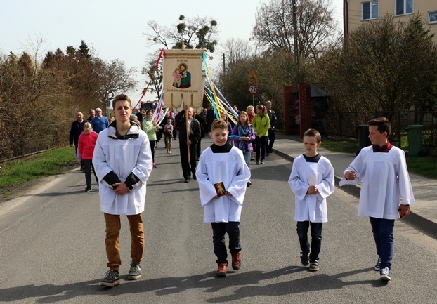 Procesja dekanalna miłosierdzia Wróblowice-Lutynia