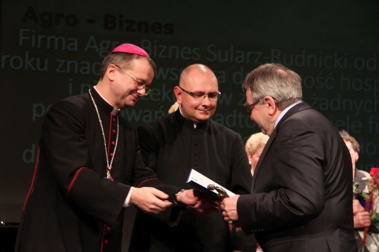 Nagroda "Człowiek Człowiekowi  2016"