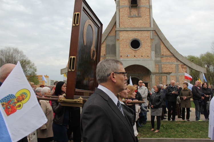 Płock. Nawiedzenie w parafii Matki Bożej Fatimskiej