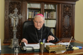 Biskupi za życiem i przeciw karaniu kobiet