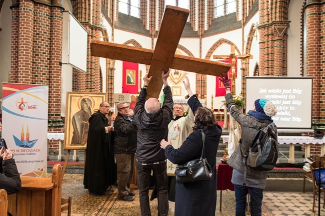 Symbole ŚDM w parafii pw. św. Henryka