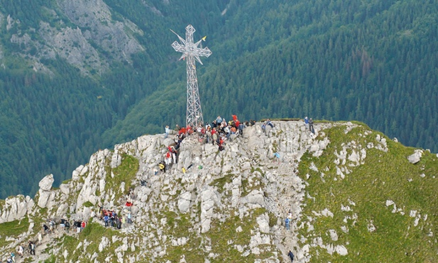 Krzyż postawiony na Giewoncie ponad sto lat temu