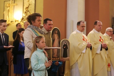 Znaki Bożego Miłosierdzia u NMP Wspomożenia Wiernych w Dziedzicach