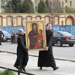 Symbole ŚDM przy kolumnie Chrystusa Króla