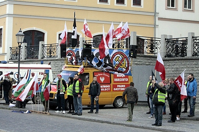 Manifestacja przeciwko imigrantom