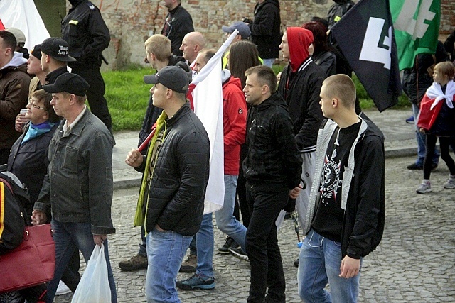 Manifestacja przeciwko imigrantom