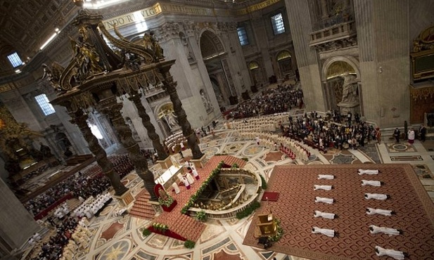Papież wyświęcił nowych prezbiterów
