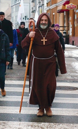  Tegoroczne uroczystości w Świętym Gaju odbędą się 30 kwietnia.  Suma odpustowa zostanie odprawiona o 15.00