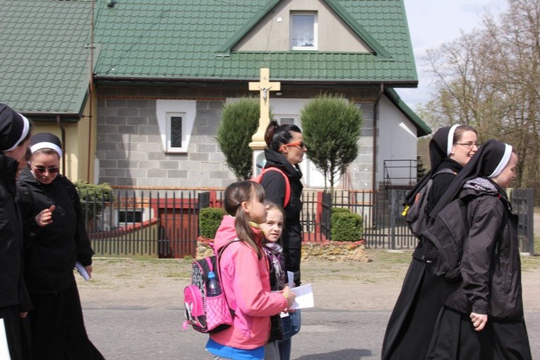 Pielgrzymka z Roszkowej Woli do Żdżar w 27. rocznicę beatyfikacji Franciszki Siedliskiej