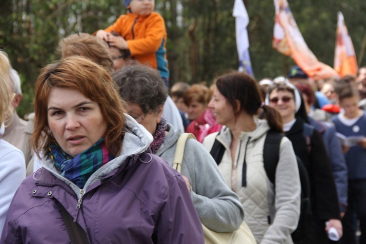 Pielgrzymka z Roszkowej Woli do Żdżar w 27. rocznicę beatyfikacji Franciszki Siedliskiej