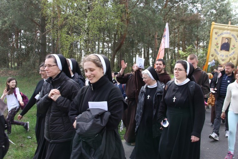 Pielgrzymka z Roszkowej Woli do Żdżar w 27. rocznicę beatyfikacji Franciszki Siedliskiej