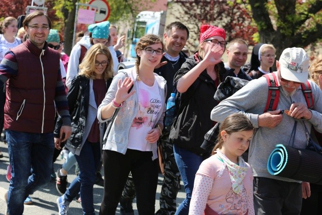 IV pielgrzymka do Łagiewnik wyrusza z Hałcnowa - cz. II