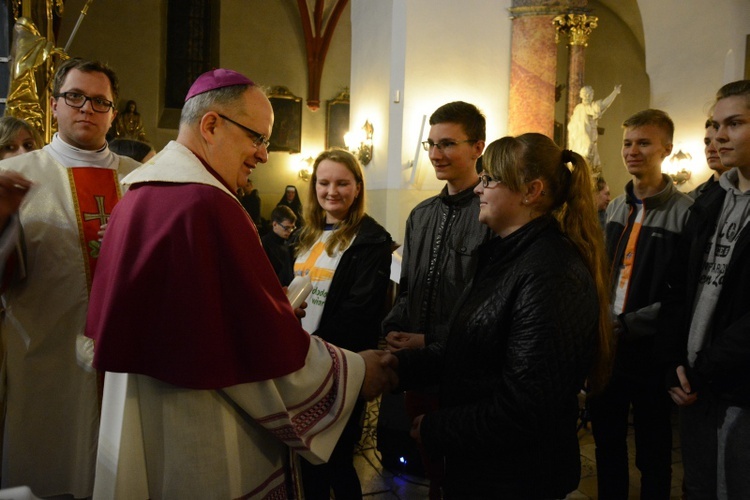 Wielkanocne czuwanie młodzieży w Jemielnicy