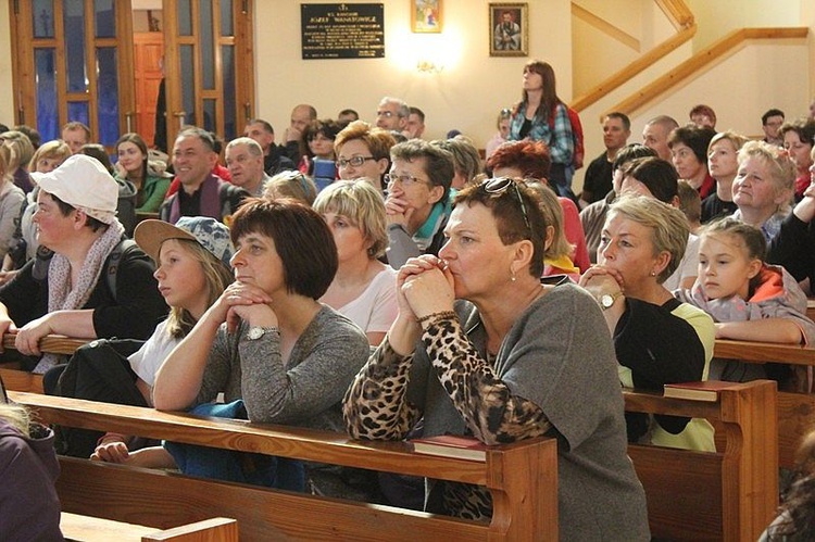 Pielgrzymi łagiewniccy w Kętach Podlesiu