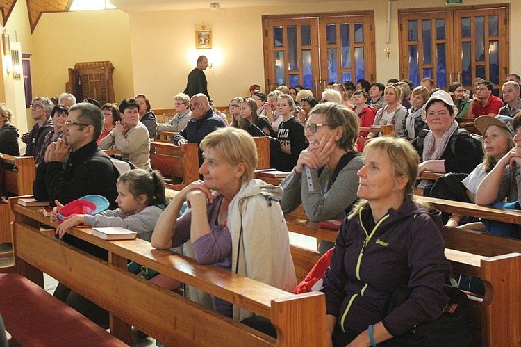 Pielgrzymi łagiewniccy w Kętach Podlesiu