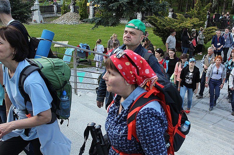 Pielgrzymi łagiewniccy w Kętach Podlesiu