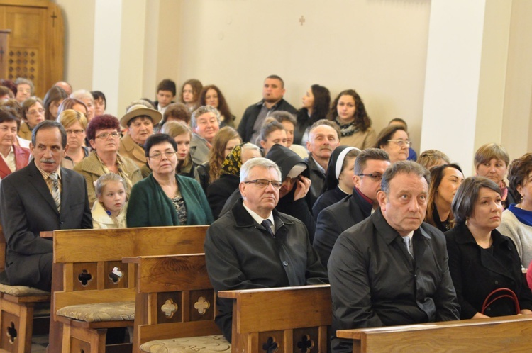 Parafia w Borzęcinie Dolnym ma 80 lat 