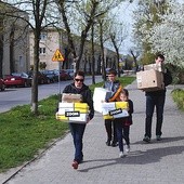 Przychodziły całe rodziny. 