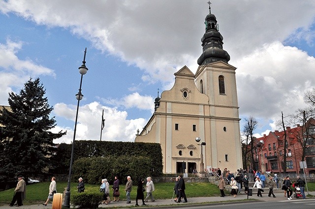 Kościół św. Jana Chrzciciela w Trzciance.  To tutaj od 70 lat posługują księża saletyni.