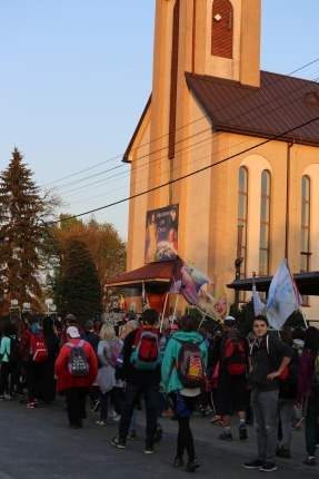 Królewskie powitanie pielgrzymów w Nidku