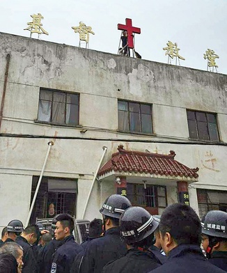 Z nakazu władz usuwano wszystkie krzyże z kościołów w prowincji Zhejiang.