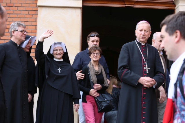 IV pielgrzymka z Hałcnowa dotarła do Łagiewnik - część pierwsza