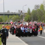 IV pielgrzymka z Hałcnowa dotarła do Łagiewnik - część pierwsza