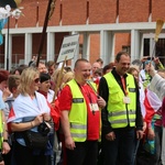 IV pielgrzymka z Hałcnowa dotarła do Łagiewnik - część pierwsza