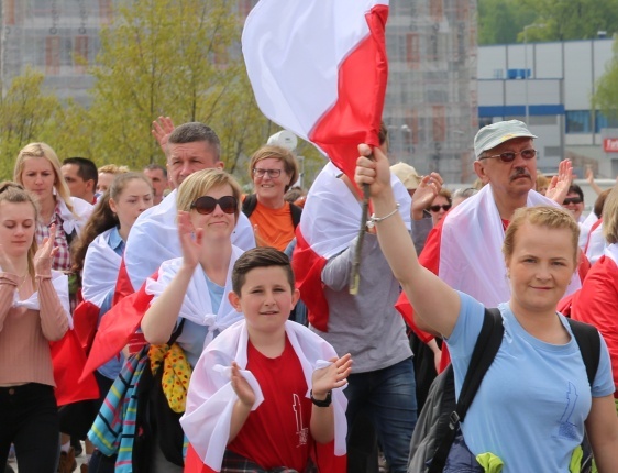 IV pielgrzymka z Hałcnowa dotarła do Łagiewnik - część pierwsza