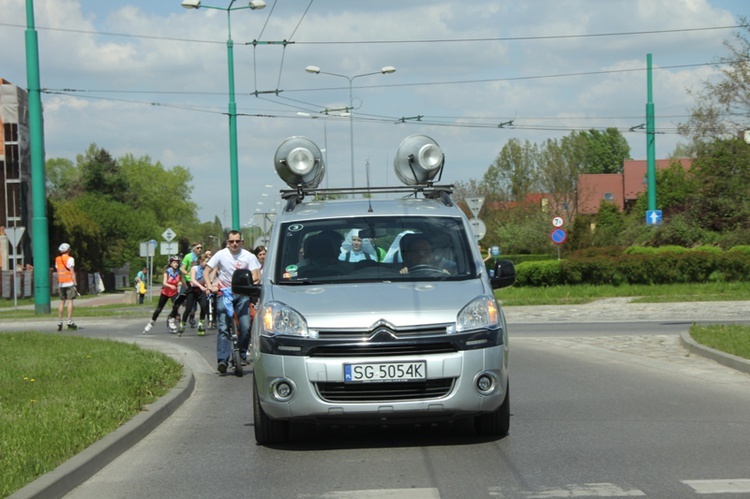 Pielgrzymka na rolkach i hulajnogach do Tychów - cz. II