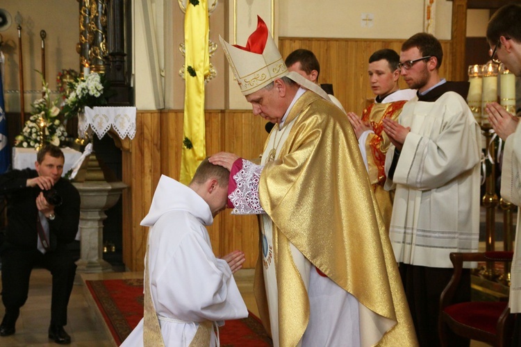 Podwójne święcenia w Wielowsi