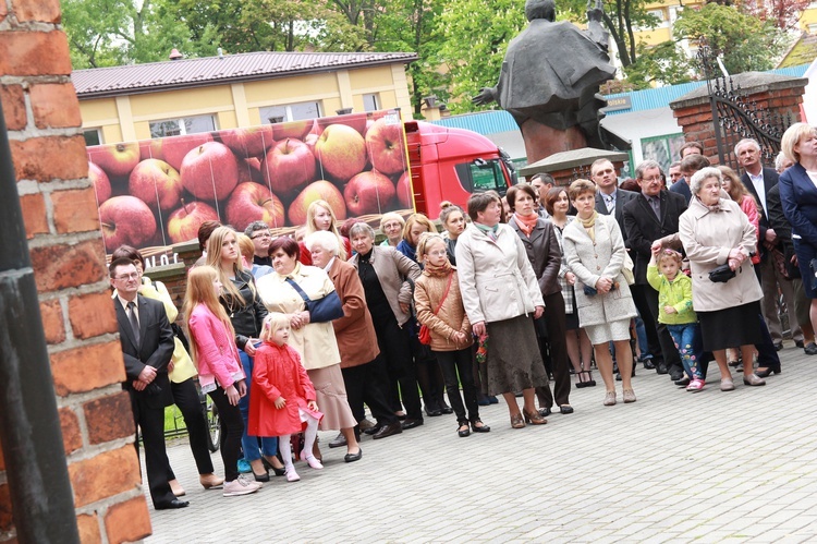 Krzyż i ikona w Radłowie