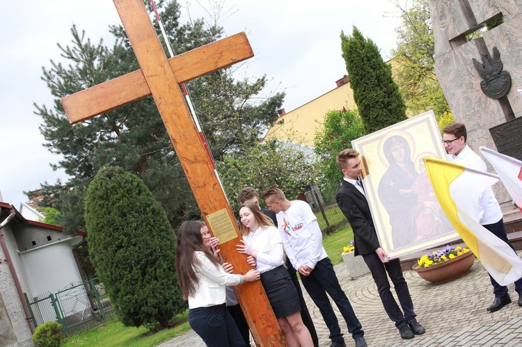 Krzyż i ikona w Radłowie