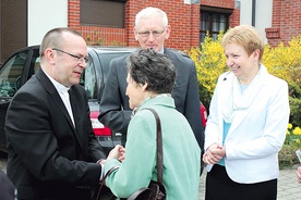 Ojciec Andrzej Chludziński OFMCap po Eucharystii spotkał się z wiernymi, długo wspominając czas, kiedy był w Olsztynie proboszczem.