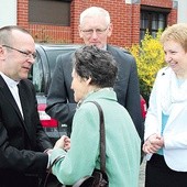 Ojciec Andrzej Chludziński OFMCap po Eucharystii spotkał się z wiernymi, długo wspominając czas, kiedy był w Olsztynie proboszczem.