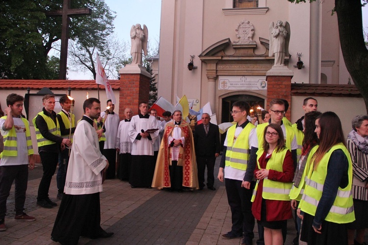 Symbole ŚDM w mieleckiej bazylice