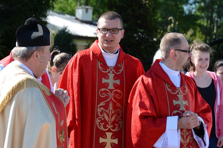 Symbole ŚDM w par. Trójcy Przenajświętszej w Mielcu