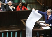 Sejm nie odrzucił raportu z rządów PO-PSL