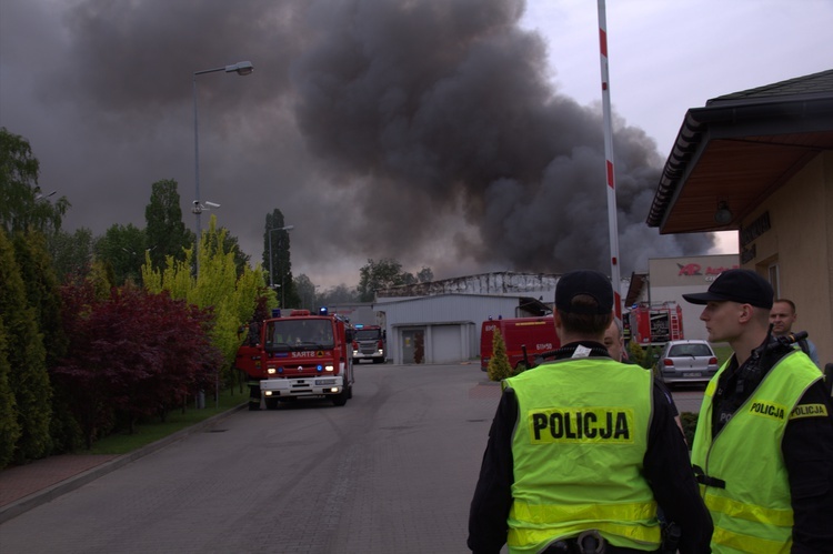 Pożar hali w Katowicach