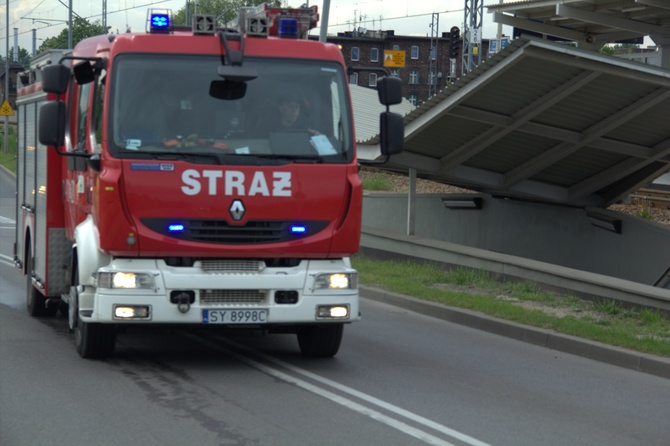 Pożar hali w Katowicach