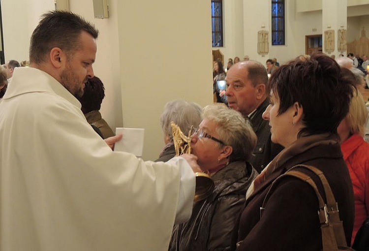 Koronacja figury Matki Bożej Fatimskiej w Kętach