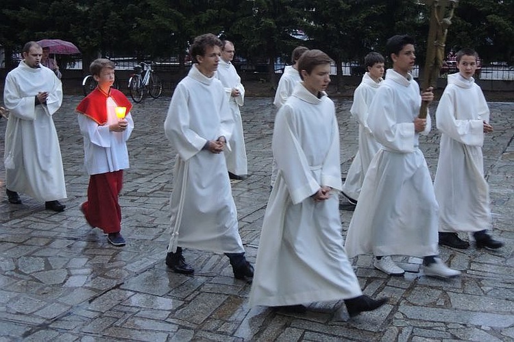 Koronacja figury Matki Bożej Fatimskiej w Kętach