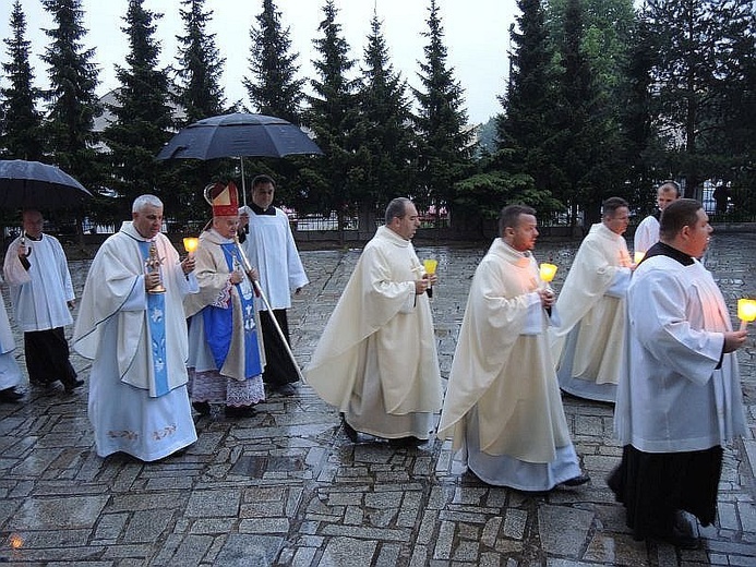 Koronacja figury Matki Bożej Fatimskiej w Kętach