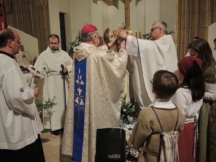 Koronacja figury Matki Bożej Fatimskiej w Kętach