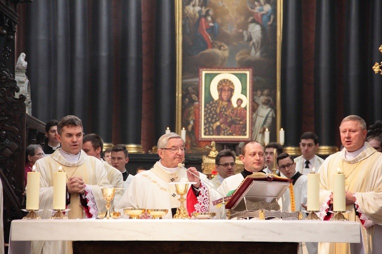 Msza św. z okazji jubileuszu 25-lecia święceń kapłańskich m.in. biskupa Zbigniewa Zielińskiego