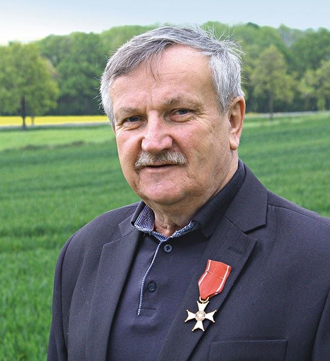 ▲	Marian Dembiński  – rolnik, przewodniczący dolnośląskiego NSZZ RI „Solidarność”, poseł na Sejm w latach 1997–2001, odznaczony Krzyżem Kawalerskim Orderu Odrodzenia Polski.