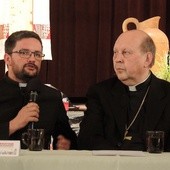 Bp Pavel Posàd (z prawej) i ks. Piotr Hoffmann w Żywcu